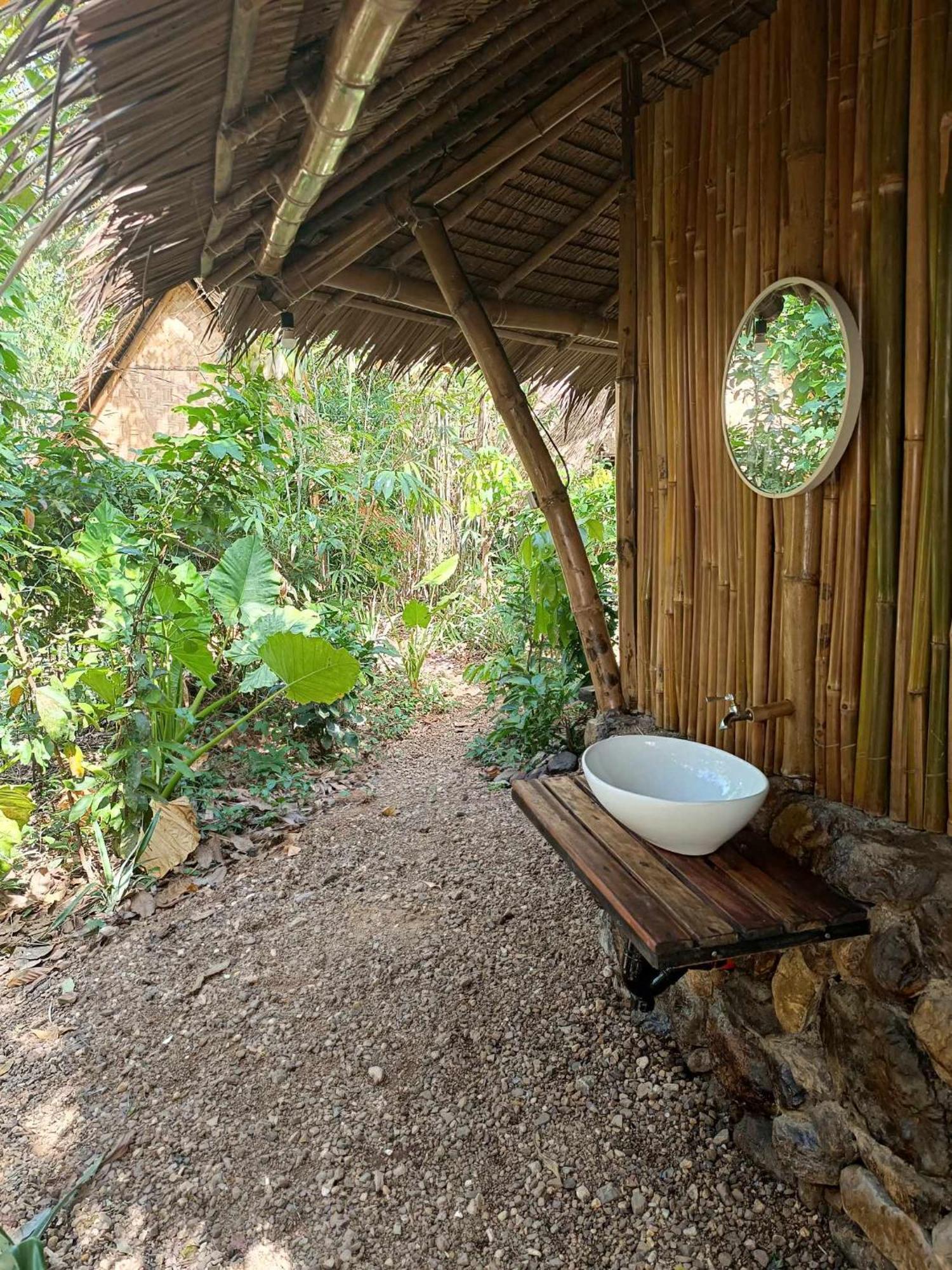 Ecocio Jungle Hostel Coron Εξωτερικό φωτογραφία